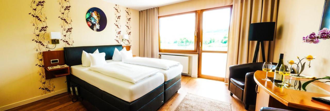 Hotel Zehnthof อือร์ซิก ภายนอก รูปภาพ