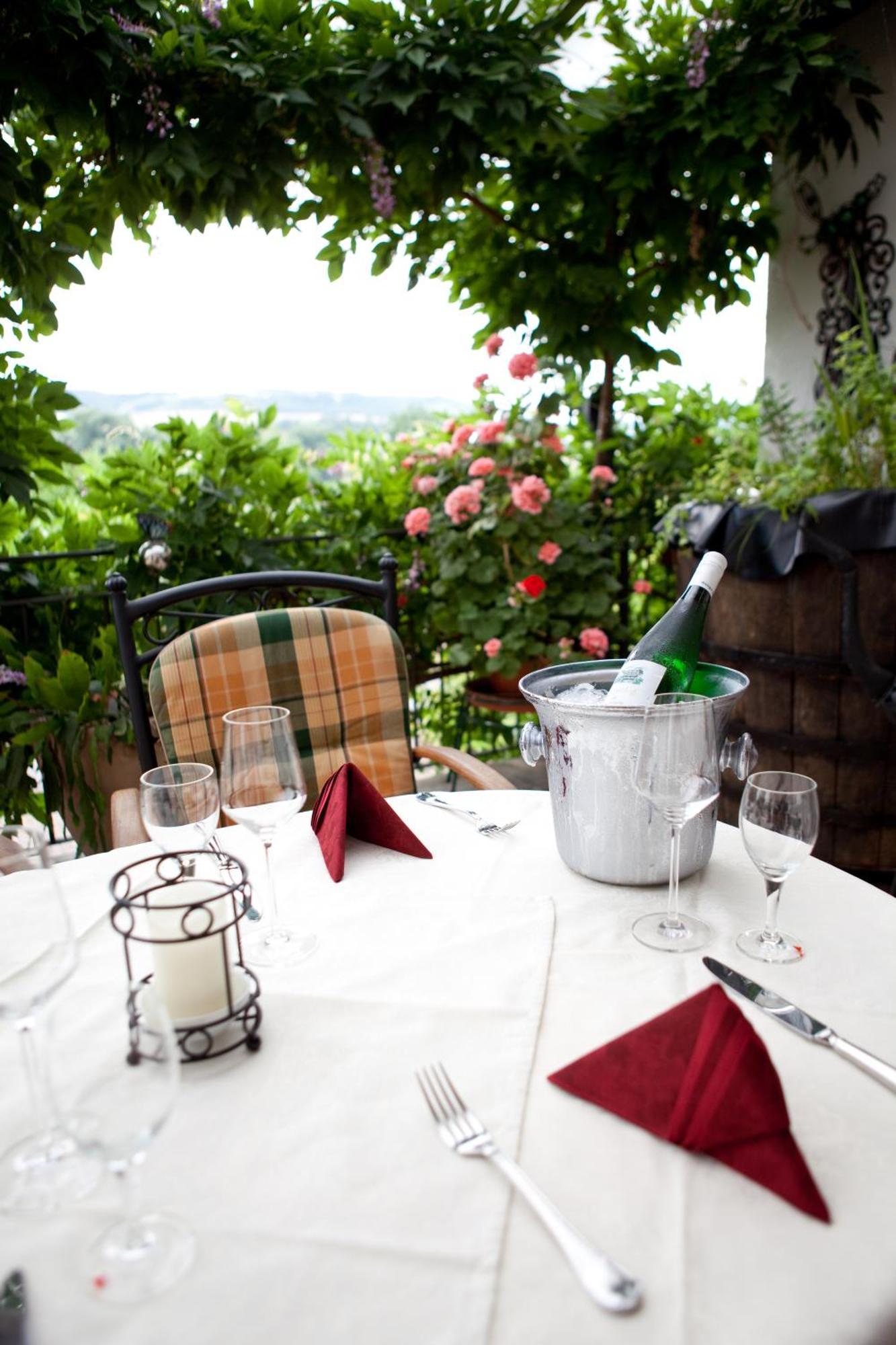 Hotel Zehnthof อือร์ซิก ภายนอก รูปภาพ