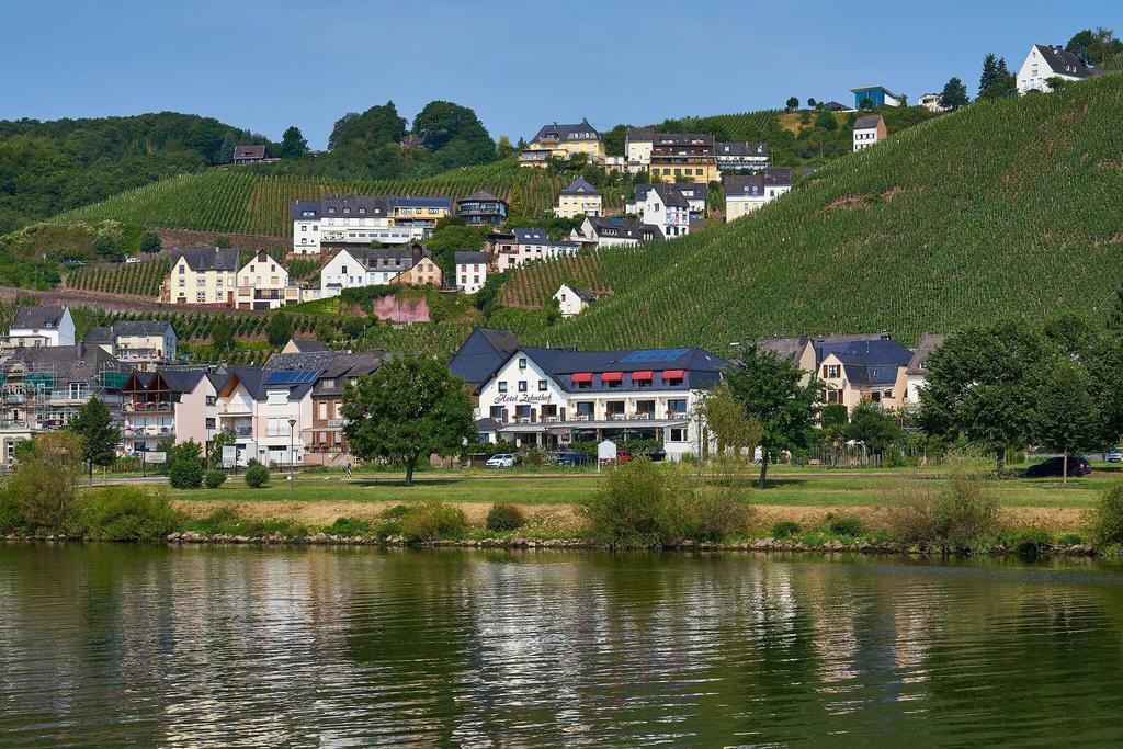 Hotel Zehnthof อือร์ซิก ภายนอก รูปภาพ