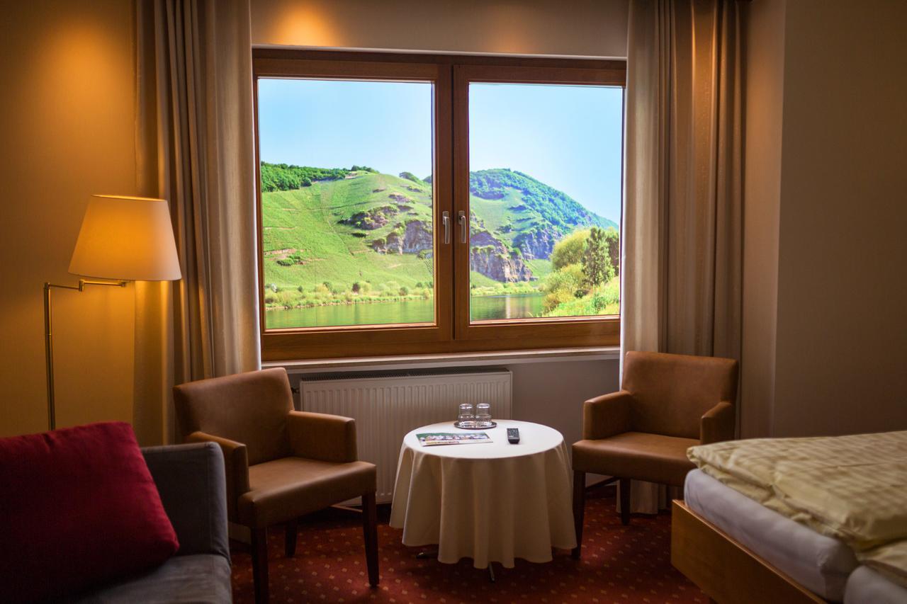 Hotel Zehnthof อือร์ซิก ภายนอก รูปภาพ