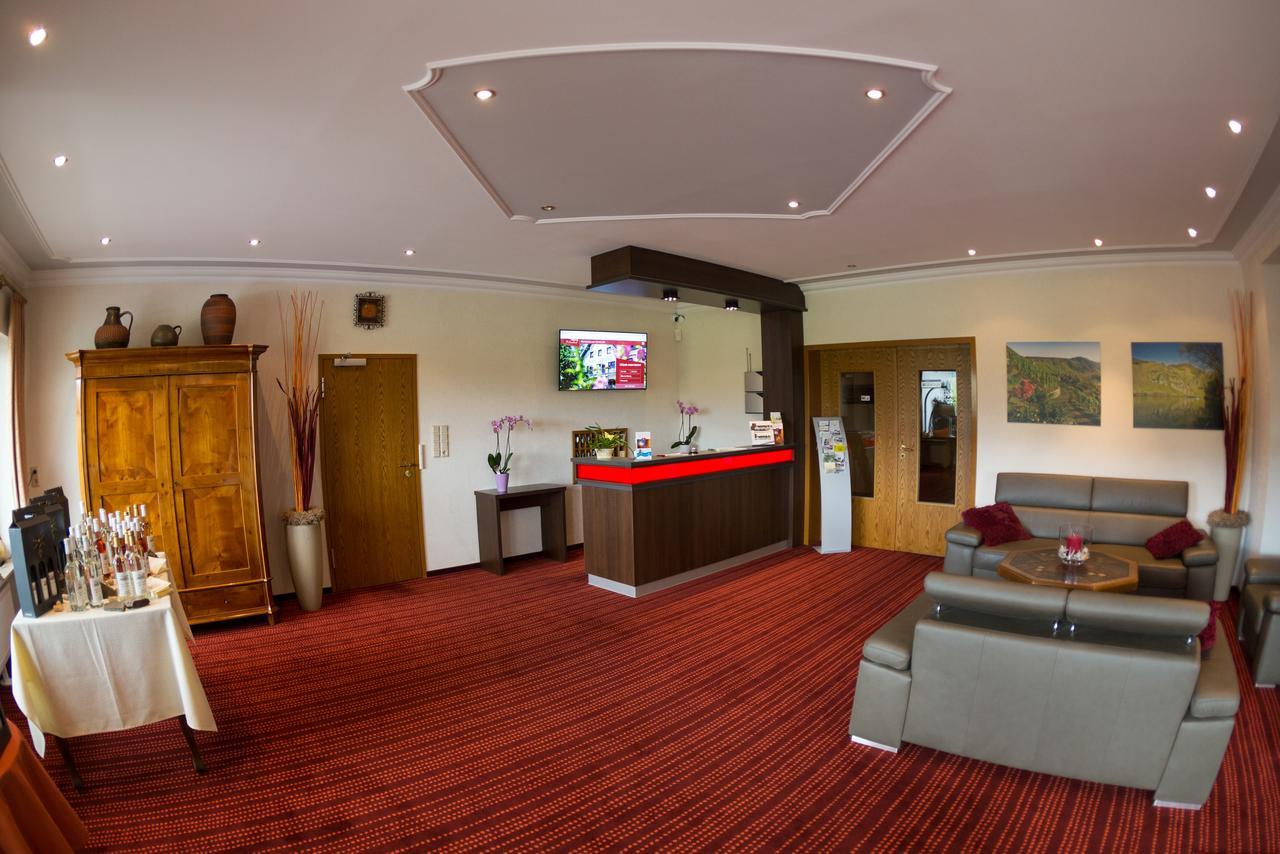 Hotel Zehnthof อือร์ซิก ภายนอก รูปภาพ