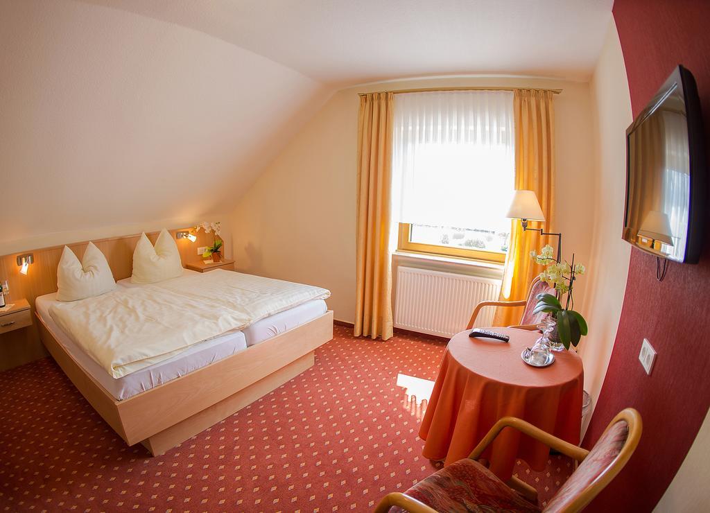 Hotel Zehnthof อือร์ซิก ภายนอก รูปภาพ