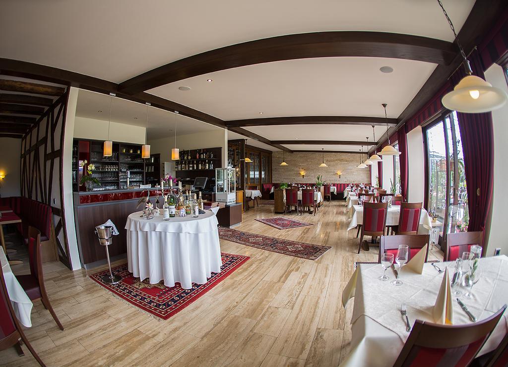 Hotel Zehnthof อือร์ซิก ภายนอก รูปภาพ
